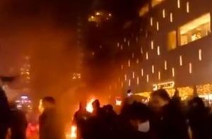 Tercera noche de disturbios en Holanda contra restricciones por Covid-19
