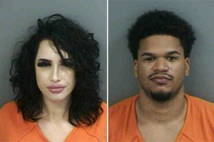 Arrestaron a una pareja de Florida por tener sexo en la parte trasera de un vehículo policial