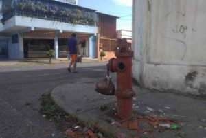 Los hidrantes para los bomberos en Barquisimeto son un recuerdo de cuando había agua