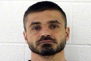 “Le corté la cabeza y le prendí fuego”: La fría confesión de un hombre que asesinó a su madre en Ohio