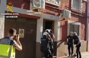 Policía Española detiene a seis sujetos que trataban con blancas captadas en Colombia