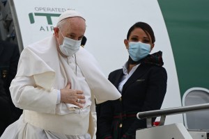 El papa Francisco llegó a Chipre para una visita de dos días