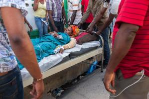Aumentan a 95 los muertos en la explosión del camión cisterna en Haití