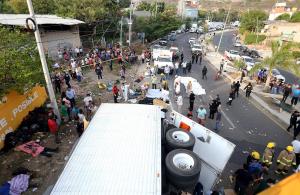 Ascienden a 53 los migrantes muertos por terrible accidente en una carretera mexicana