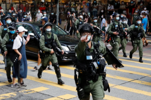 Con la oposición encarcelada, Hong Kong sigue adelante con la farsa electoral de Beijing
