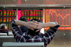 Bolsas europeas y asiáticas caen por temor a ómicron: vaticinan una jornada negativa para Wall Street