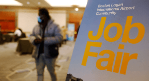 En EEUU los beneficios por desempleo aumentan, pero siguen siendo históricamente bajos (VIDEO)