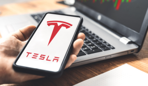 Elon Musk asegura que ha vendido “suficientes acciones” de Tesla para cumplir su plan de deshacerse de un 10 % de ellas