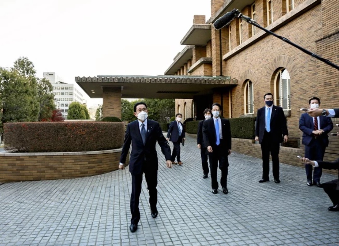 Primer ministro de Japón no ha visto fantasmas en la residencia oficial supuestamente “embrujada”