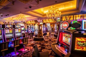 ¿Por qué los casinos atraen tanto a la gente?