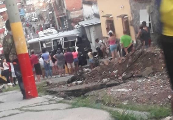 Accidente fatal: Dos niñas fallecieron en Guatire tras ser atropelladas por un autobús