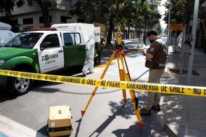 Estalla explosivo a las afueras de la Gendarmería de Chile en Santiago