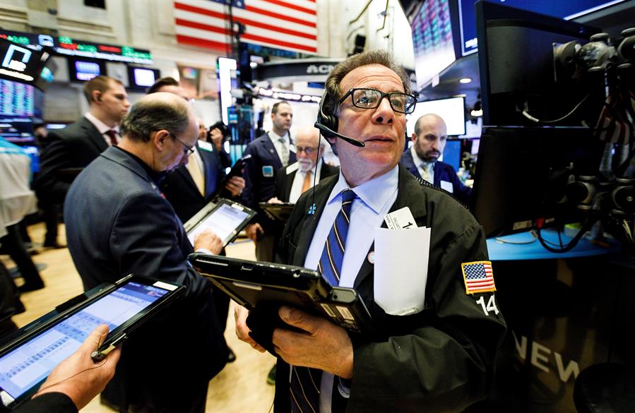 Wall Street abre en negativo y el Dow Jones baja un leve 0,41 %