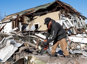 Miles de personas sin agua ni electricidad tras los arrasadores tornados en EEUU