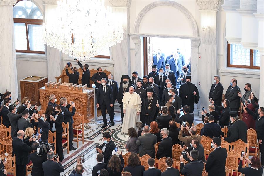 El papa Francisco pide a ortodoxos abandonar diferencias y trabajar en favor de caridad
