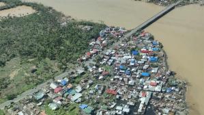 El tifón Rai pierde fuerza tras arrasar la región central de Filipinas (FOTOS)