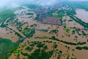 Inundaciones se extienden en el estado brasileño de Bahía, que vive su mayor desastre