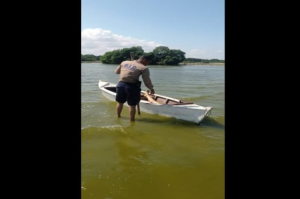 Hallaron un cadáver dentro de bote sin rumbo en el Lago de Maracaibo