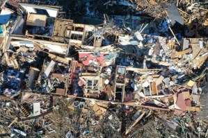 Amor eterno: Ancianos mueren tomados de la mano cuando su casa fue arrasada por tornado en Kentucky