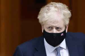 Boris Johnson recibió una “actualización” de informe sobre el caso de las fiestas en plena pandemia