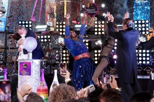 Así recibieron el Año Nuevo en la famosa fiesta del Times Square en Nueva York (FOTOS)