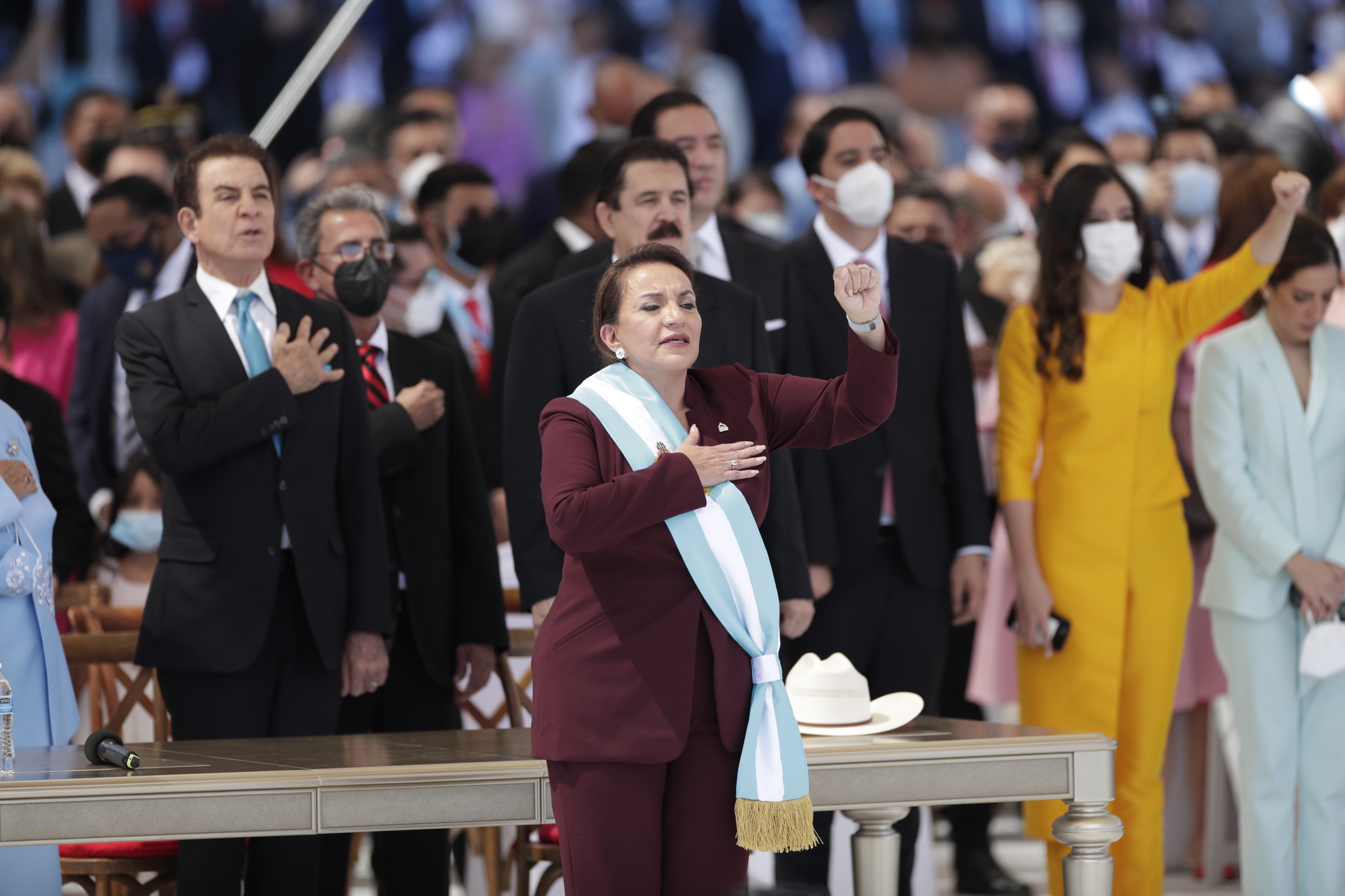 La izquierdista Xiomara Castro se juramentó como nueva presidenta de Honduras (Fotos)