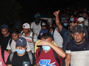 Autoridades mexicanas disolvieron la primera caravana migrante de 2022 con destino a EEUU