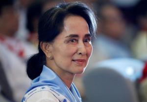 Aung San Suu Kyi, líder de la lucha contra el régimen birmano, fue condenada a cuatro años de cárcel