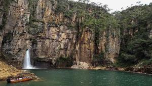 Aumenta a ocho los muertos por caída de una pared rocosa sobre barcas en Brasil