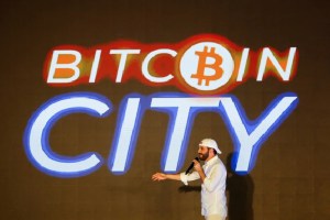 Bukele dejó a todo el mundo “loco” tras no asistir a una conferencia sobre el Bitcoin
