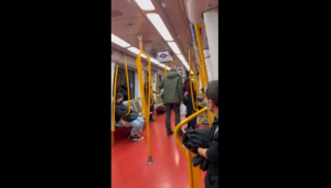 “Ojalá te mueras”: se formó una TÁNGANA en el metro de Madrid con un pasajero que no llevaba mascarilla