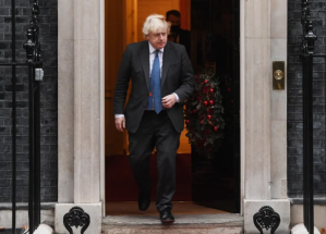 “Traigan su propia botella”: Scotland Yard investiga la fiesta de Boris Johnson en la sede del gobierno en medio del confinamiento