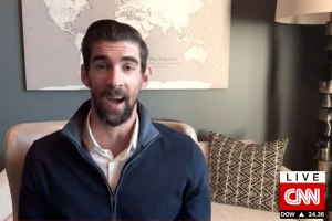 Lo que opina Michael Phelps sobre la controversia de la nadadora transgénero