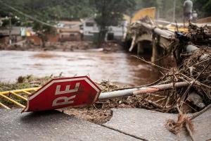 Lluvias en Brasil dejan al menos 10 personas fallecidas y un centenar de desplazados