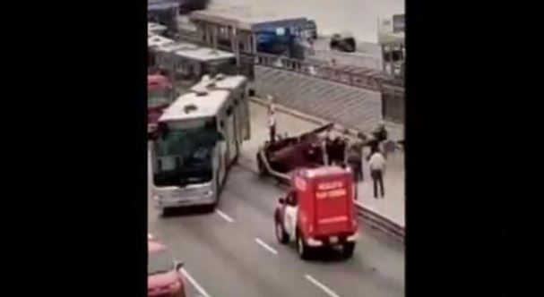 Delivery venezolano salvó a peruano que quedó atrapado en accidente ocurrido en Lima (Video)