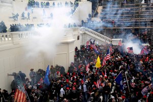 Estadounidenses temen que se repitan los disturbios en el Capitolio, según encuesta