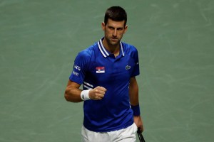 Detuvieron a Djokovic en Australia mientras espera audiencia por la visa