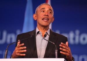 Obama advierte que hay más riesgos a la democracia de EEUU hoy que hace un año