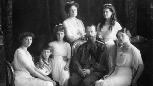 El brutal asesinato del zar Nicolás II y sus cinco hijos: el primer gran crimen del “terror rojo”