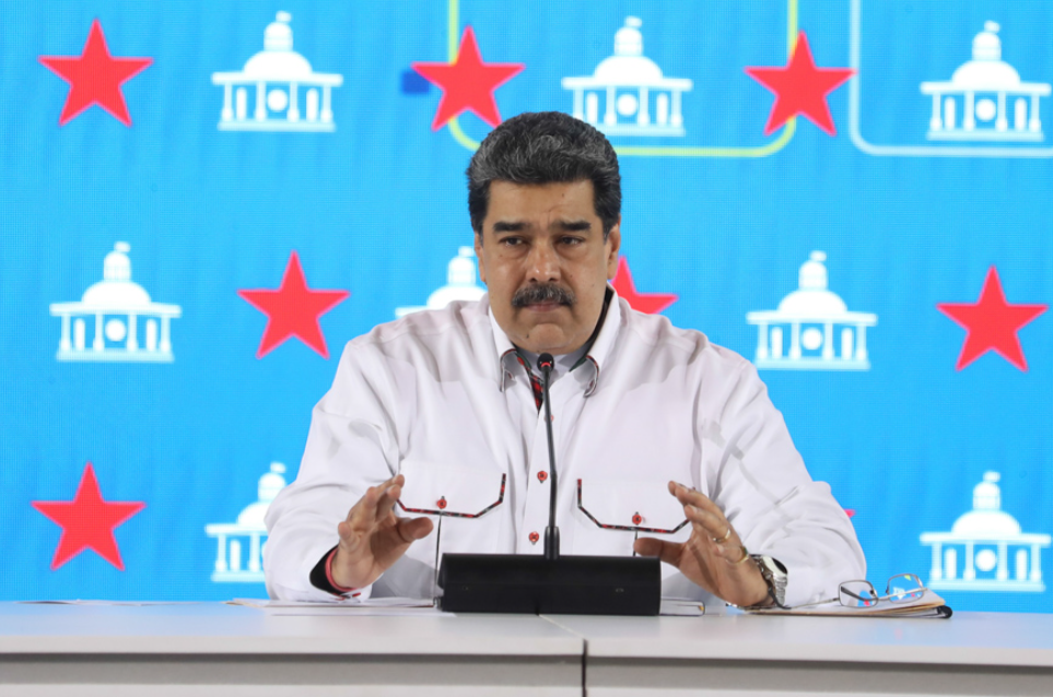 Maduro ratifica reinicio de clases presenciales tras asueto por Navidad