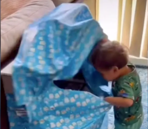 “Los juguetes no tienen género”: Niño recibió un regalo de los Reyes Magos y su tierna reacción se hizo viral (Video)