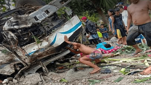 Accidente de autobús dejó al menos once muertos en Filipinas