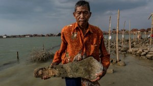 Indonesia se pierde en la desolación al ver cómo sus tierras se están hundiendo por completo (FOTOS)