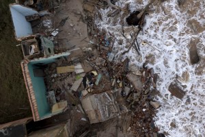 Atafona, el balneario brasileño que está desapareciendo bajo el mar por el cambio climático