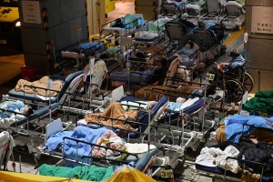 Hospitales de Hong Kong en “modo de guerra” ante propagación de la variante ómicron