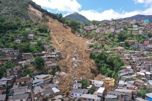 Alerta ante nuevos aguaceros en Petrópolis, donde los muertos ascienden a 117 tras inundaciones