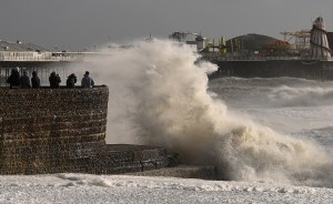 “Vientos extremos”: La nueva amenaza para los londinenses por la tormenta Eunice (Imágenes)