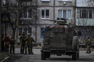 Ucrania prepara a sus tropas y declara estado de emergencia