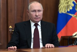 Putin reconoció independencia de los territorios separatistas prorrusos de Ucrania