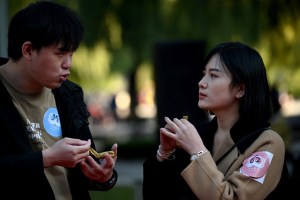 ¿Aún soltero? El Partido Comunista Chino juega a ser Cupido